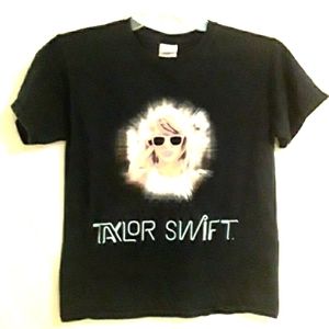 Gildan Taylor Swift Tee